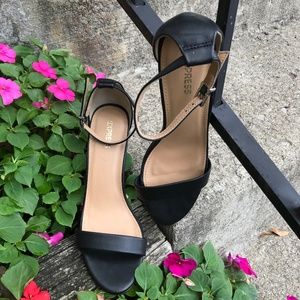 Express Ankle Strap Sandal. Black. Size 8.